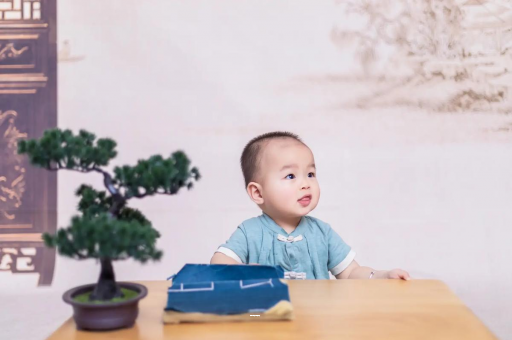 博白宝宝摔到头第五天吐了 博白宝宝摔到头第五天吐了